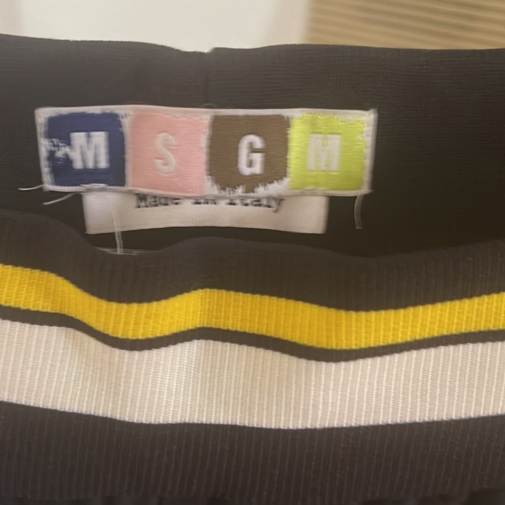 Casual - Picture 3 of 3